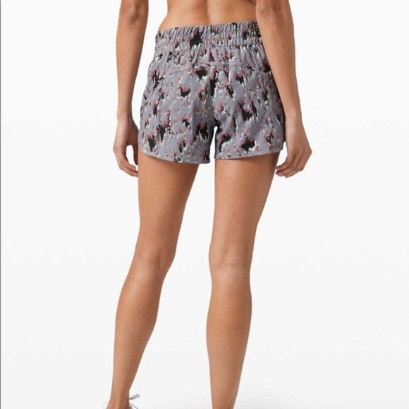 Peloton Lululemon Tracker Shorts 6 NEW!